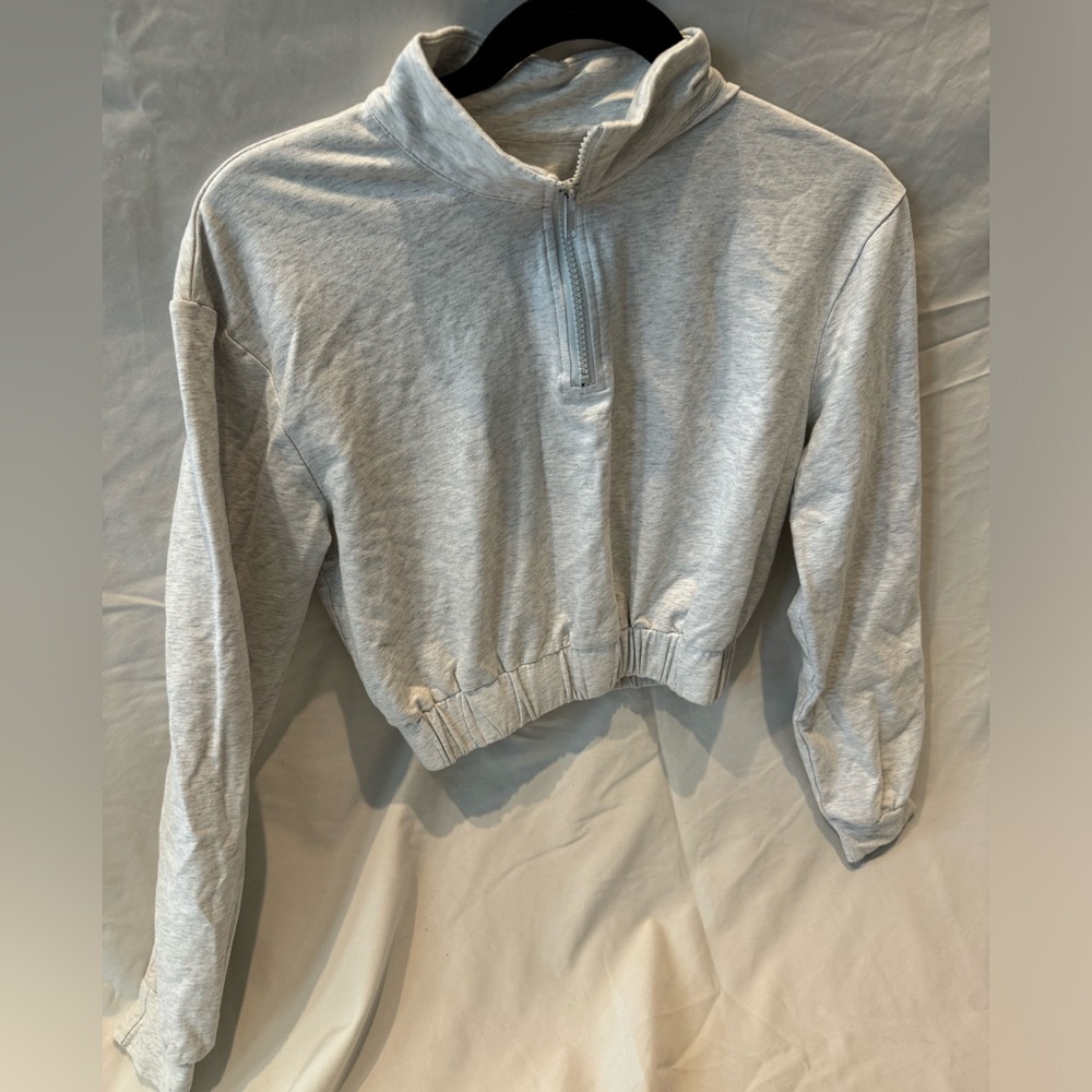 NVGTN crop grey zip up